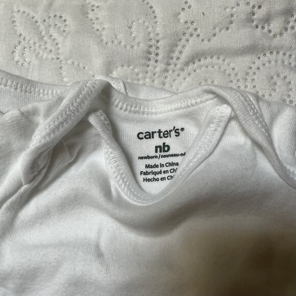 Carter's Short Sleeve Onesie Bundle Size NB - Picture 4 of 6